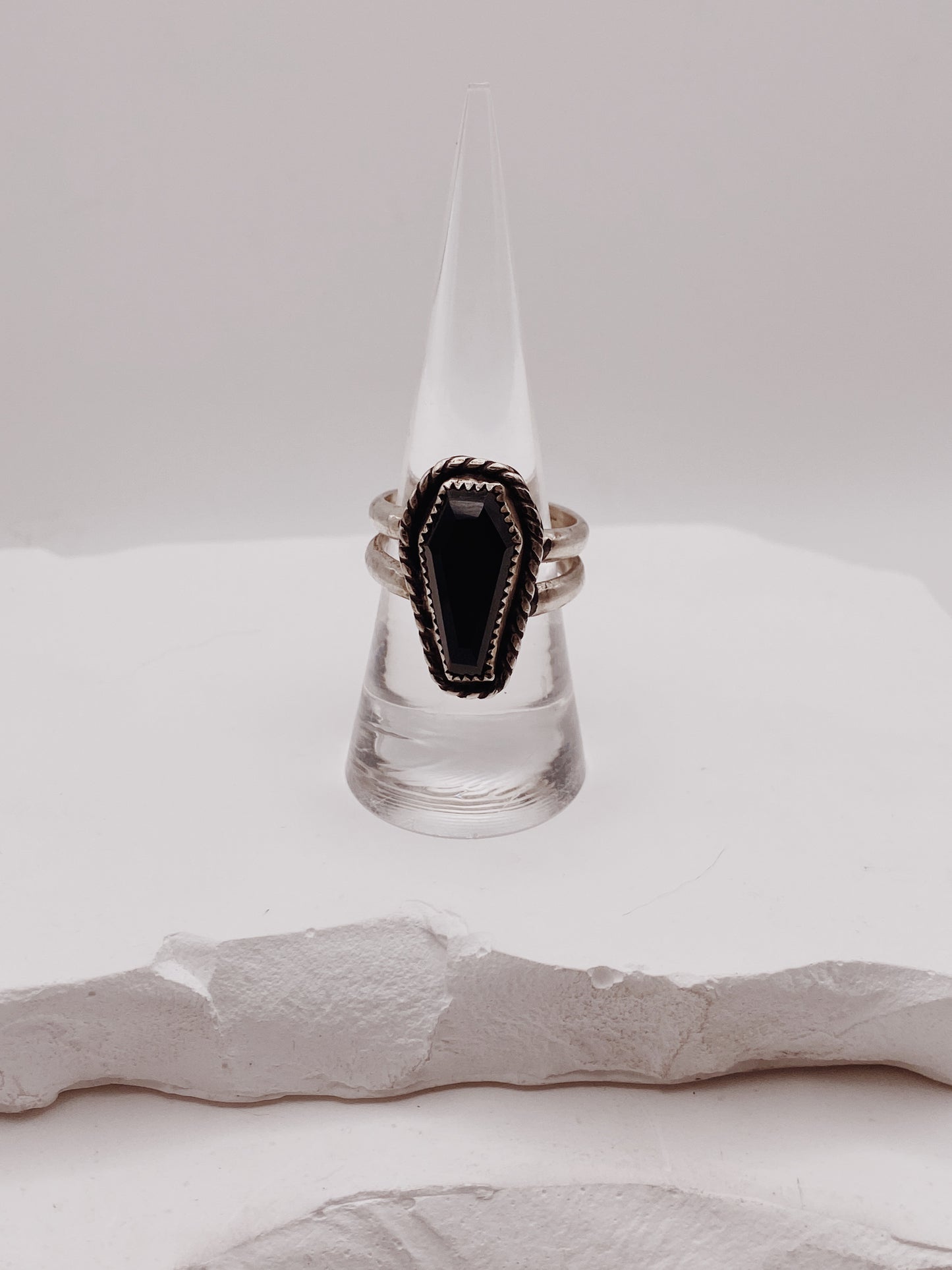 Onyx Coffin with Lasso Border