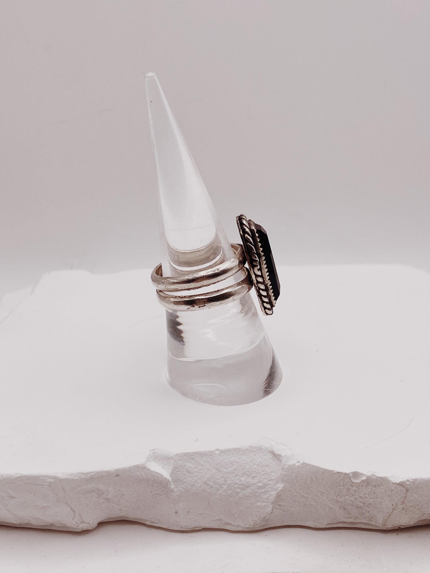 Onyx Coffin with Lasso Border